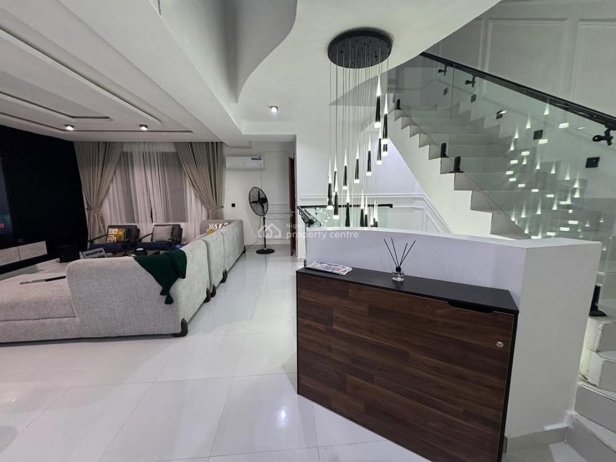 Dee_short New Beautiful 5 Bedroom Duplex + 1 Bedroom Bq Apartment, Lekki Phase 1, Lekki, Lagos, Flat / Apartment Short Let
