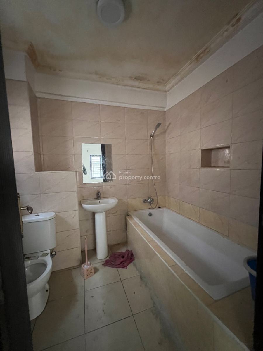 Well Maintained, Tastefully Finished Three Bedroom Apartment, Osapa, Lekki, Lagos, Flat / Apartment for Rent