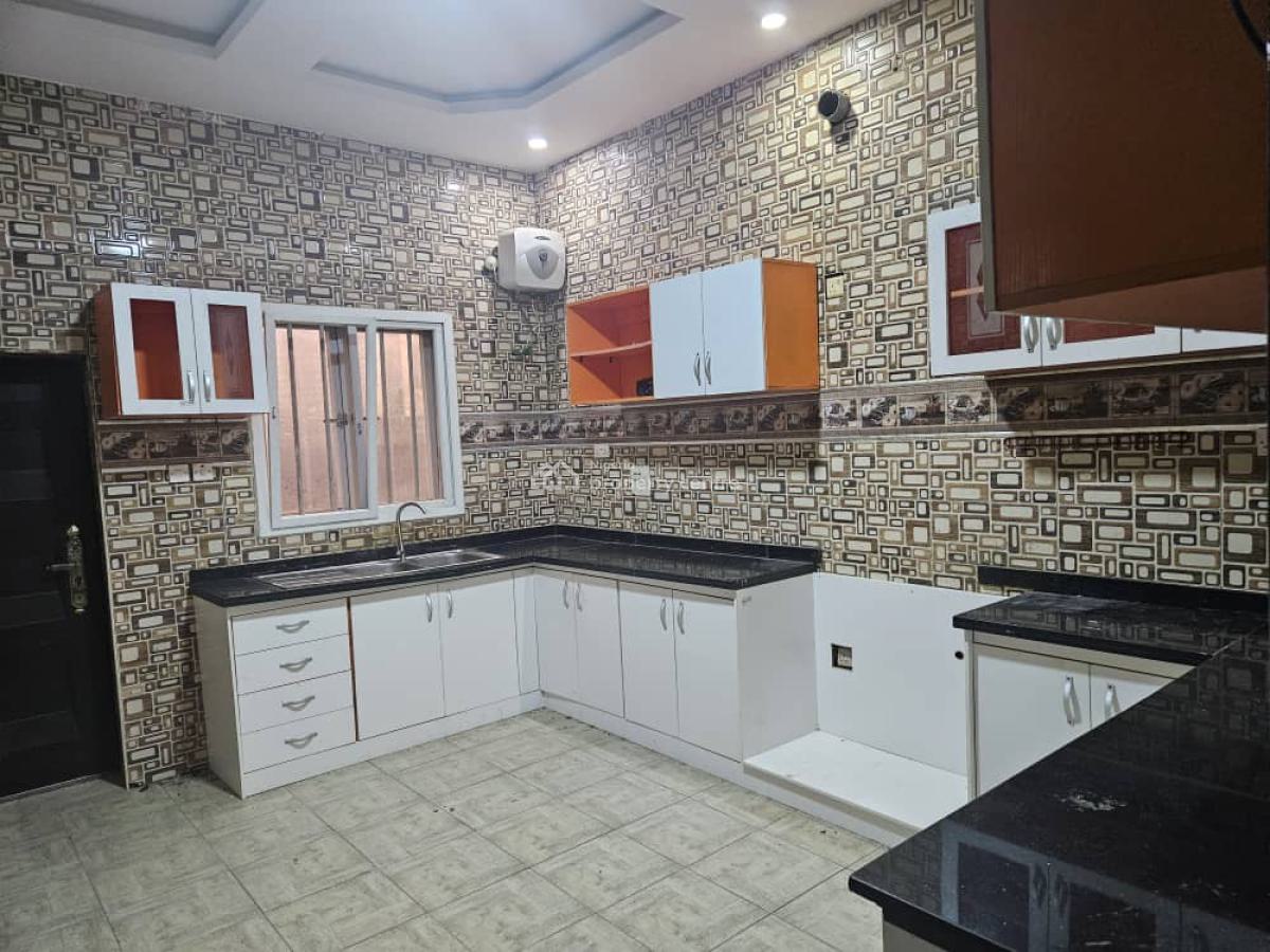 3 Bedrooms Townhouse with a Room Bq, 42, Unity Estate, Lekki, Lagos, House for Rent