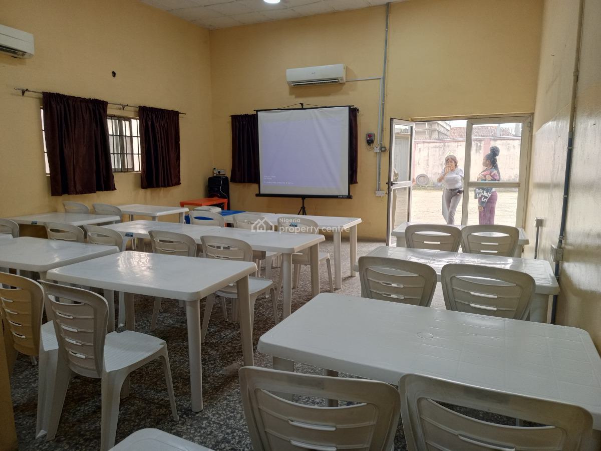 Event Hall, Obasa Road Ikeja, Ikeja, Lagos, Conference / Meeting / Training Room for Rent