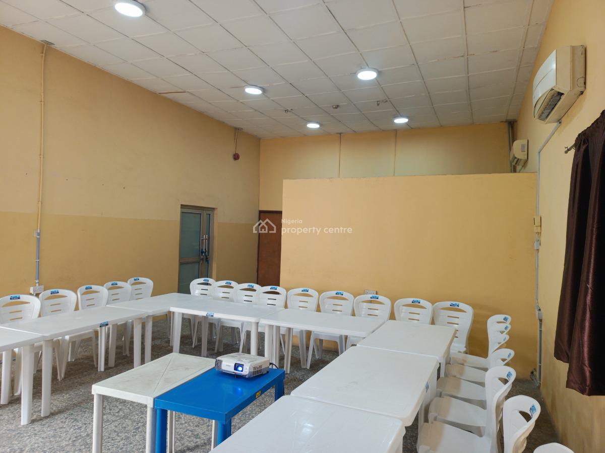 Event Hall, Obasa Road Ikeja, Ikeja, Lagos, Conference / Meeting / Training Room for Rent