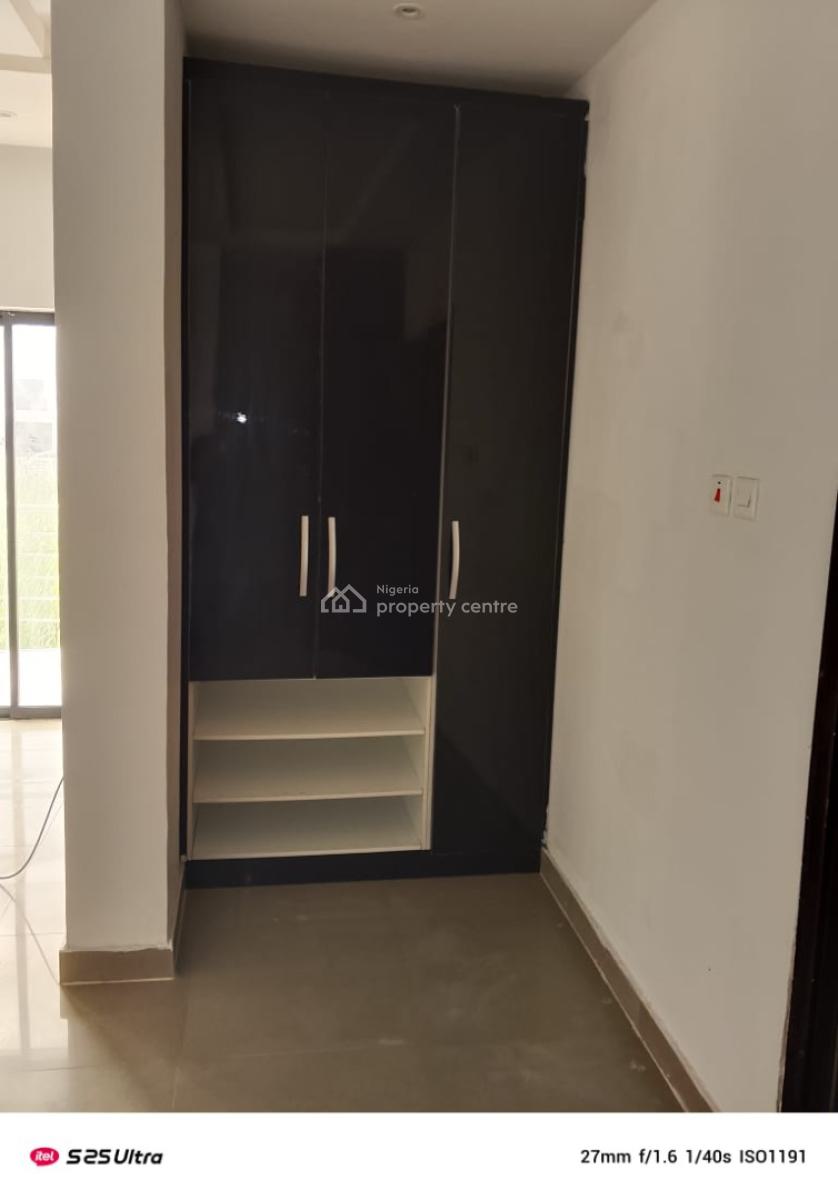 Executive 3 Bedroom Flat Upstairs, Ikota Gra Extension, Lekki, Lagos, Flat / Apartment for Rent