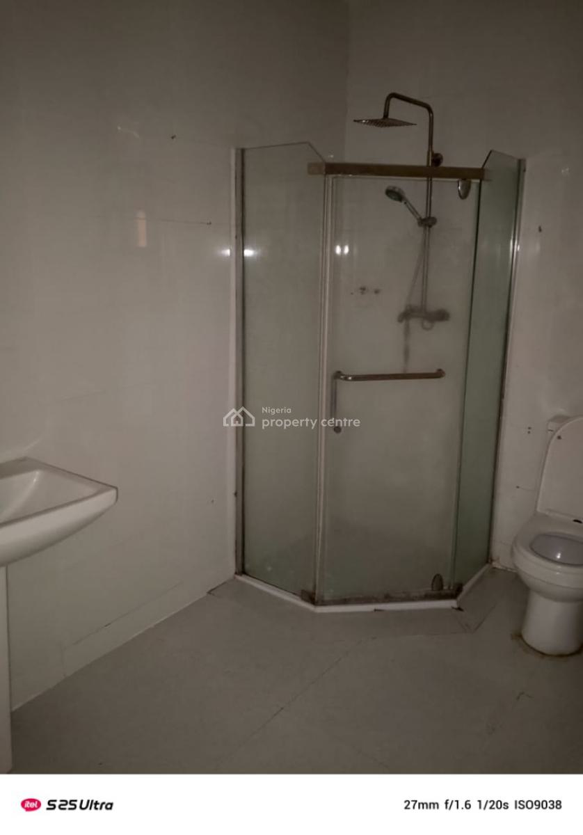 Executive 3 Bedroom Flat Upstairs, Ikota Gra Extension, Lekki, Lagos, Flat / Apartment for Rent