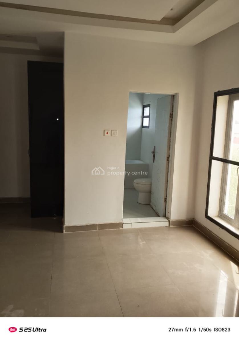 Executive 3 Bedroom Flat Upstairs, Ikota Gra Extension, Lekki, Lagos, Flat / Apartment for Rent