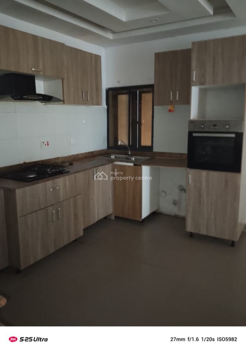 Executive 3 Bedroom Flat Upstairs, Ikota Gra Extension, Lekki, Lagos, Flat / Apartment for Rent