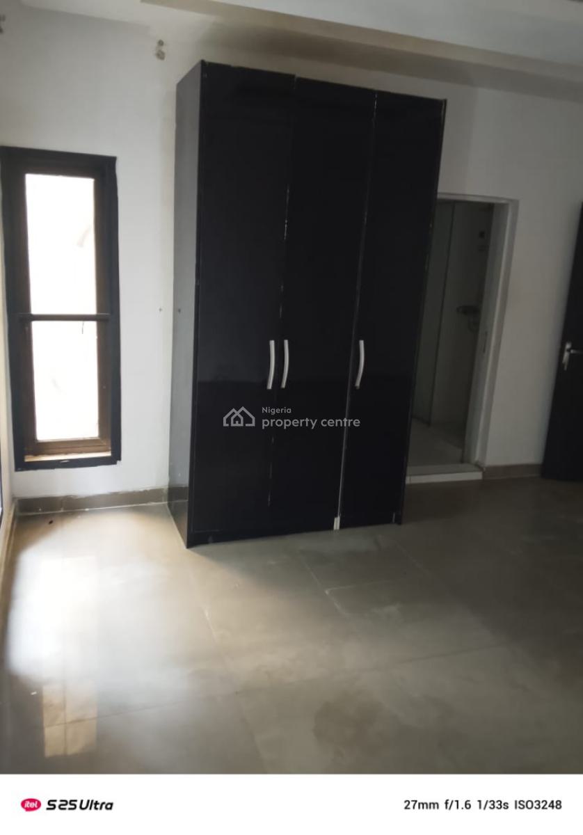 Executive 3 Bedroom Flat Upstairs, Ikota Gra Extension, Lekki, Lagos, Flat / Apartment for Rent