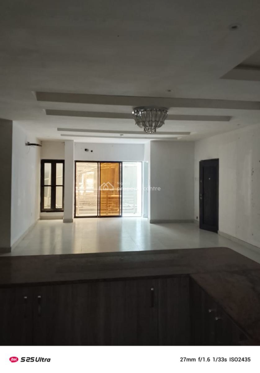 Executive 3 Bedroom Flat Upstairs, Ikota Gra Extension, Lekki, Lagos, Flat / Apartment for Rent