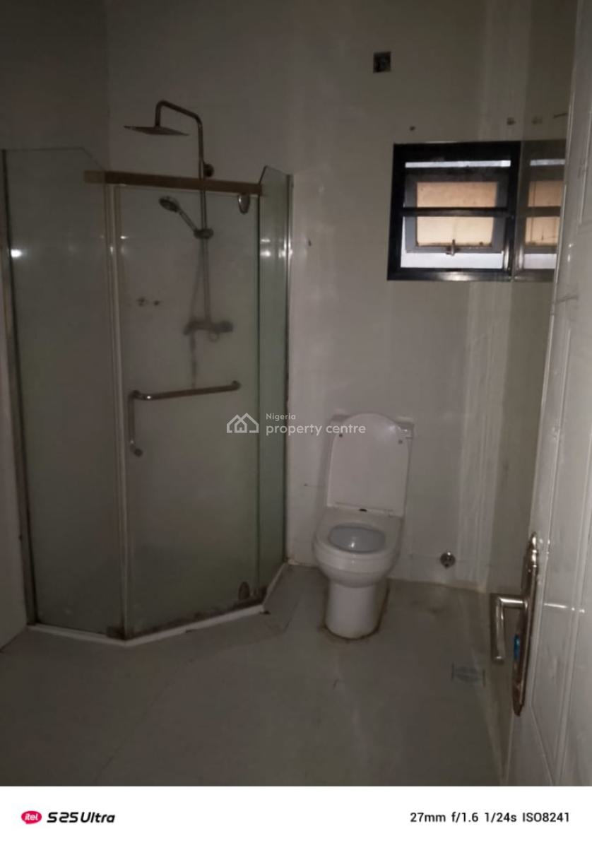 Executive 3 Bedroom Flat Upstairs, Ikota Gra Extension, Lekki, Lagos, Flat / Apartment for Rent