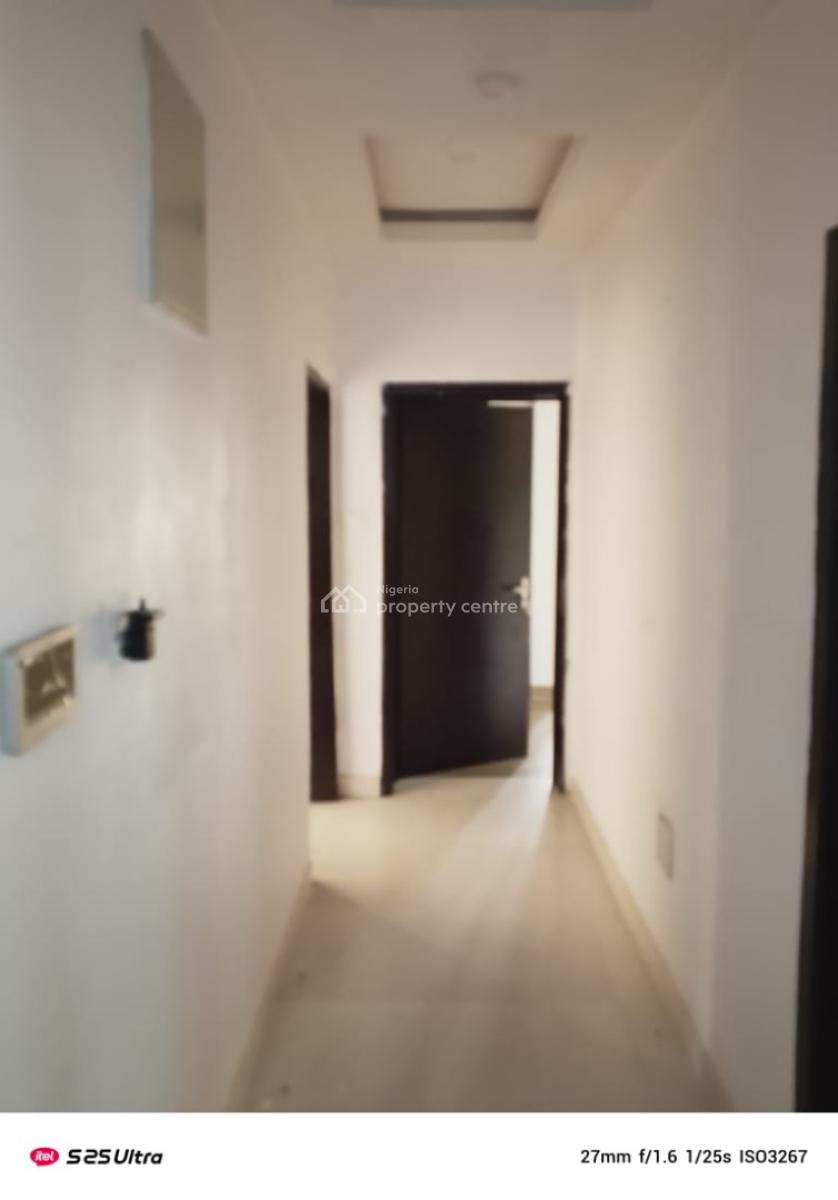 Executive 3 Bedroom Flat Upstairs, Ikota Gra Extension, Lekki, Lagos, Flat / Apartment for Rent