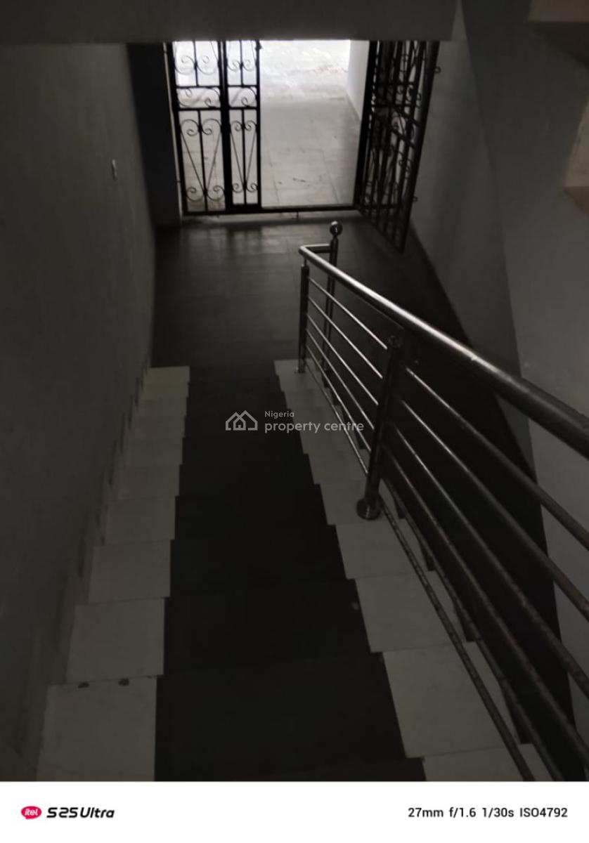 Executive 3 Bedroom Flat Upstairs, Ikota Gra Extension, Lekki, Lagos, Flat / Apartment for Rent