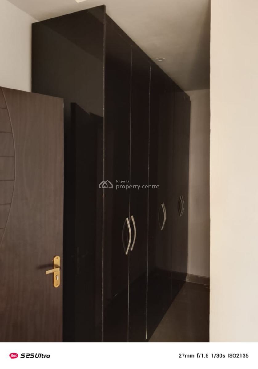 Executive 3 Bedroom Flat Upstairs, Ikota Gra Extension, Lekki, Lagos, Flat / Apartment for Rent
