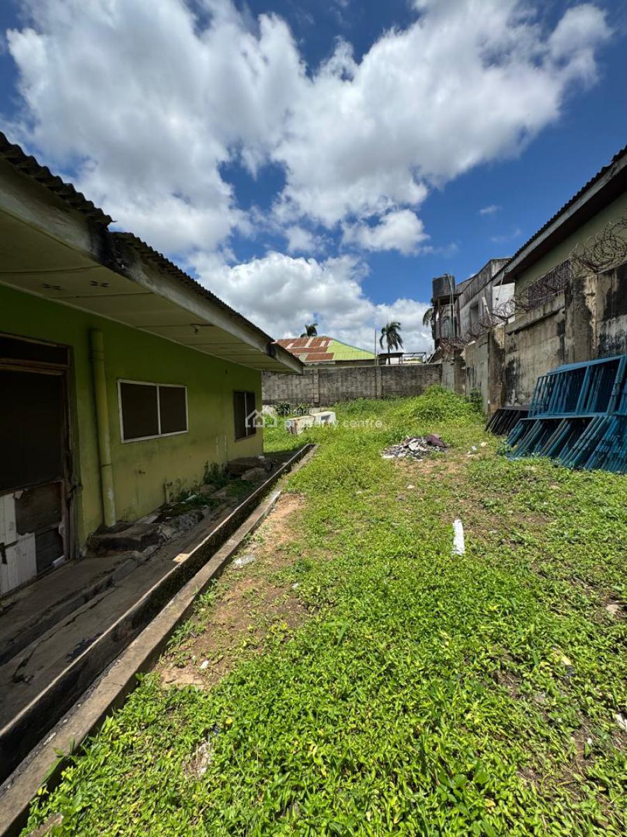800sqm of Land with Commercial Building, Favos Street, New Bodija, Ibadan, Oyo, Commercial Land for Sale