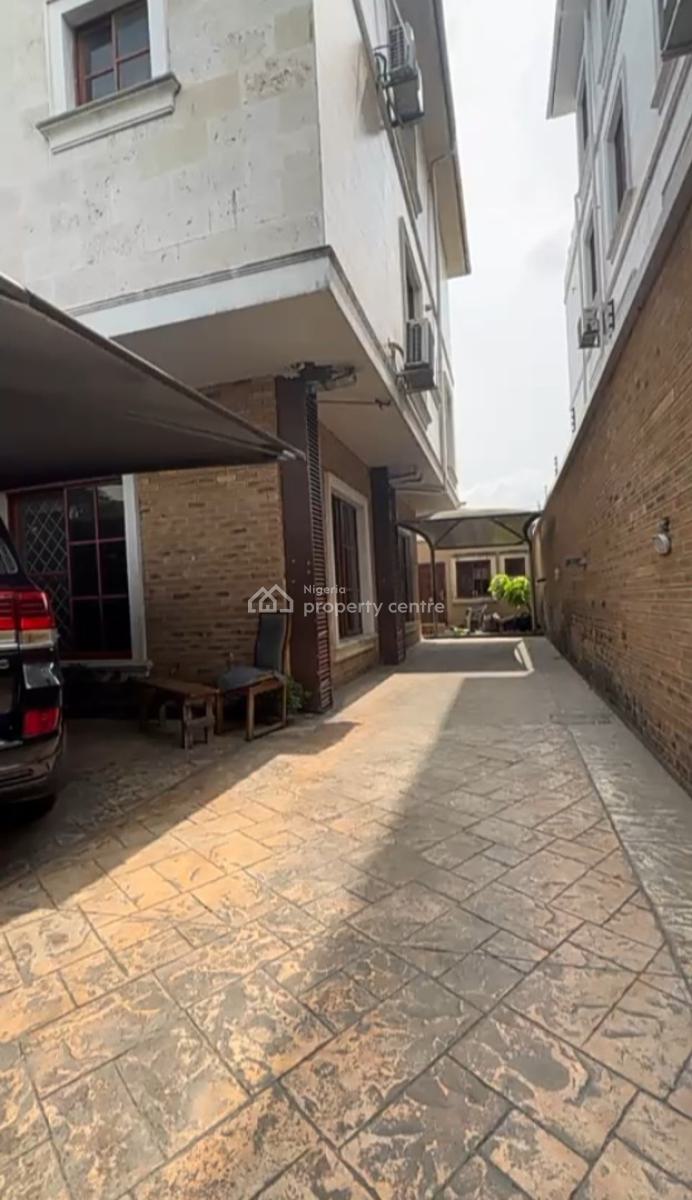 Elegant Four Bedrooms Semi-detached Duplex in a Prestigious Estate., Onikoyi, Banana Island, Ikoyi, Lagos, Semi-detached Duplex for Sale