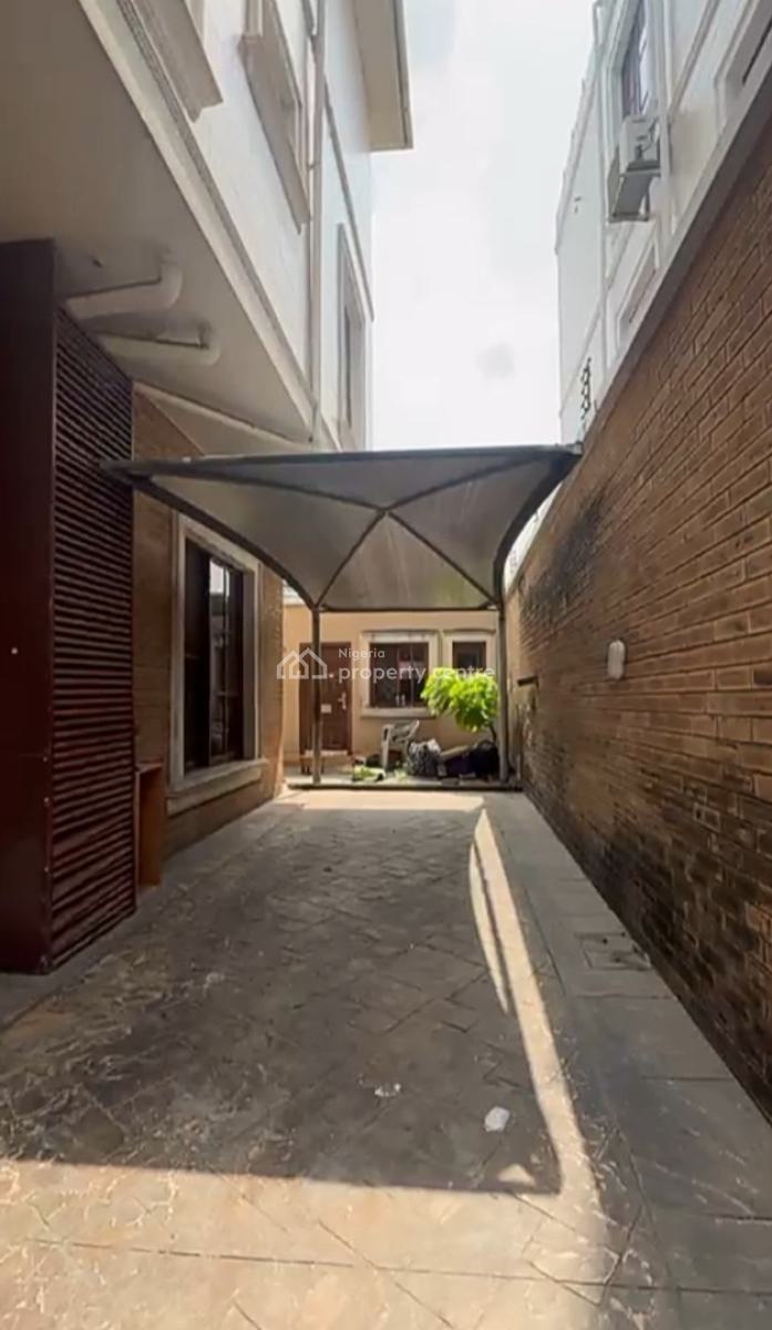 Elegant Four Bedrooms Semi-detached Duplex in a Prestigious Estate., Onikoyi, Banana Island, Ikoyi, Lagos, Semi-detached Duplex for Sale