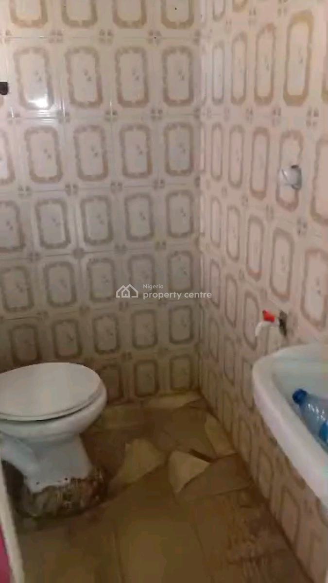 Standard and Spacious Mini Flat, Alagomeji, Alagomeji, Yaba, Lagos, Mini Flat (room and Parlour) for Rent