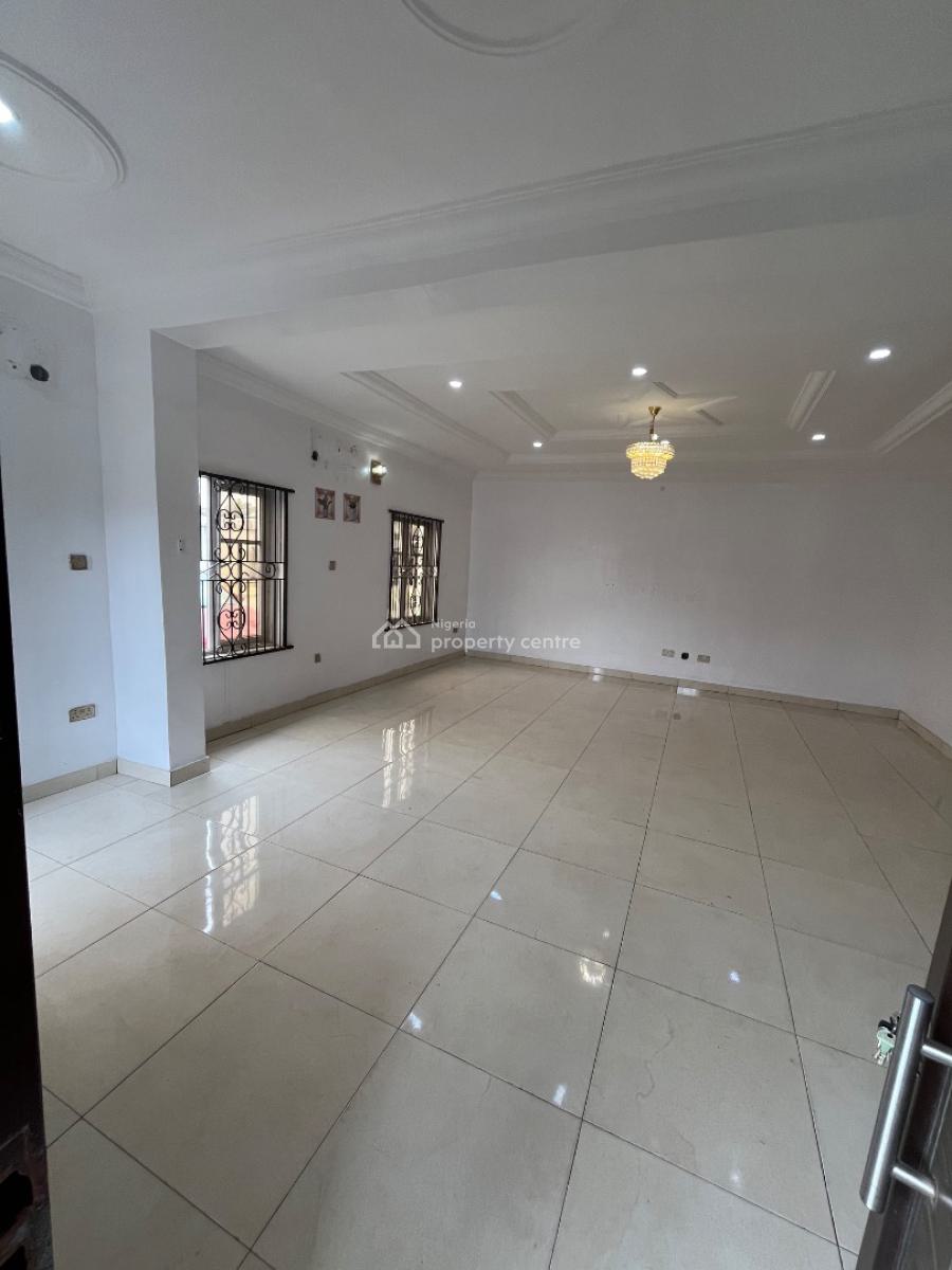 Beautiful Spacious 3bedroom Flat Downstairs, Mobil Road Ilaje, Ajah, Lagos, Flat / Apartment for Rent