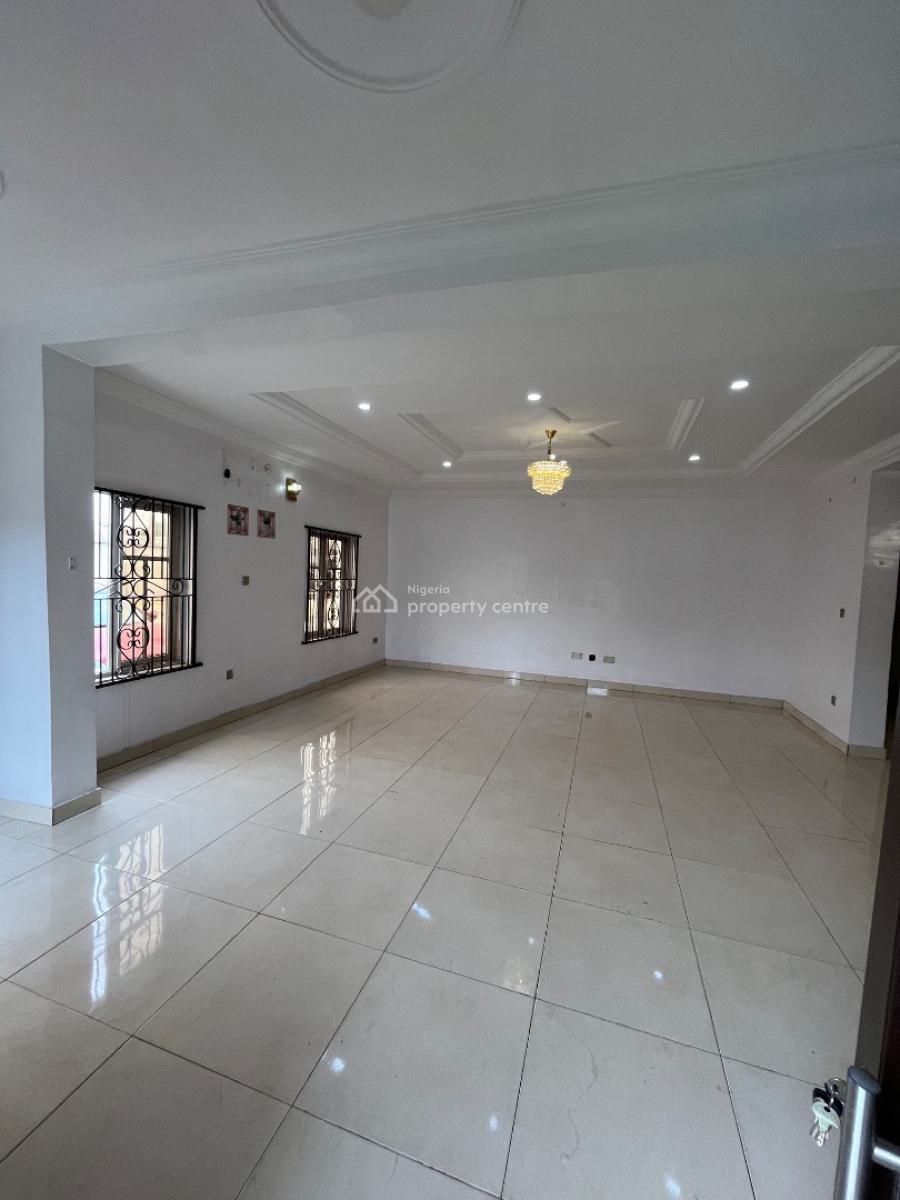 Beautiful Spacious 3bedroom Flat Downstairs, Mobil Road Ilaje, Ajah, Lagos, Flat / Apartment for Rent