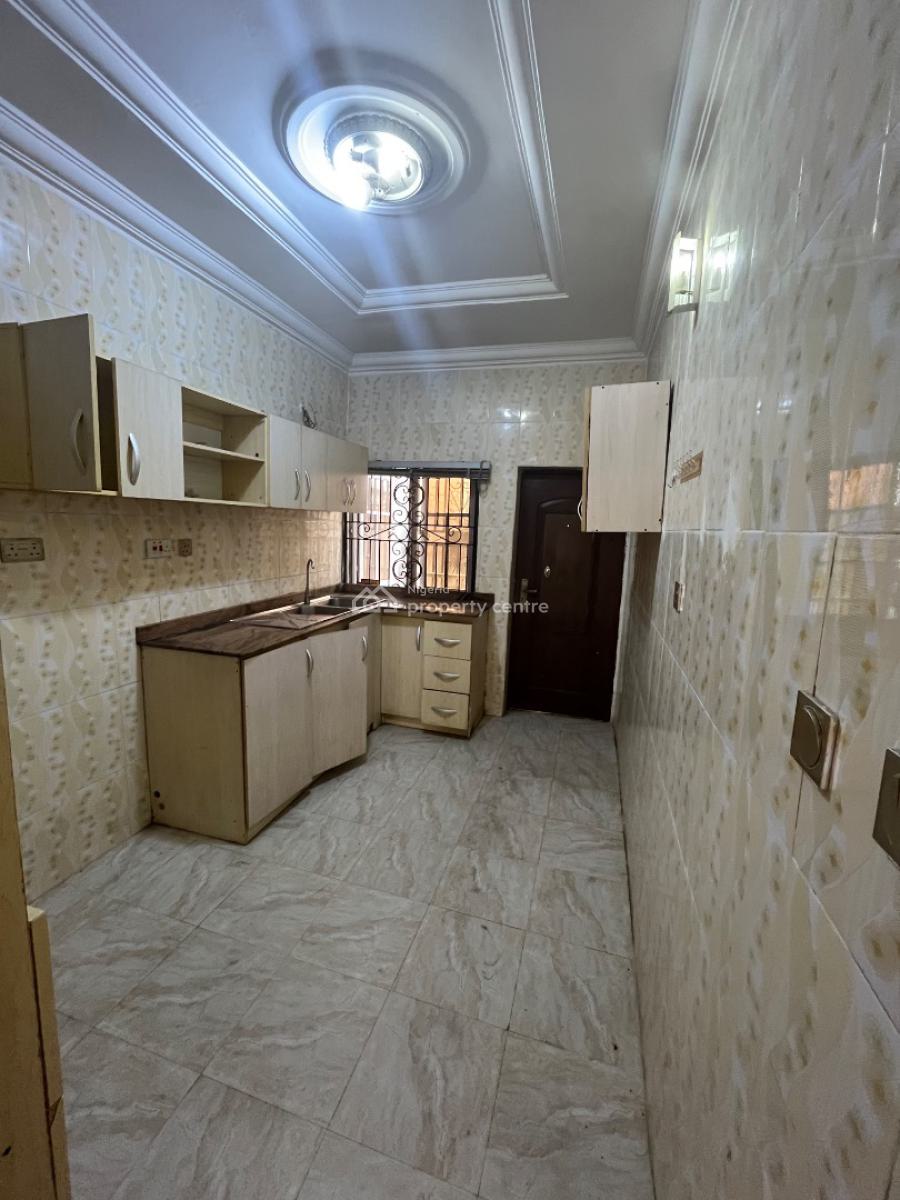 Beautiful Spacious 3bedroom Flat Downstairs, Mobil Road Ilaje, Ajah, Lagos, Flat / Apartment for Rent