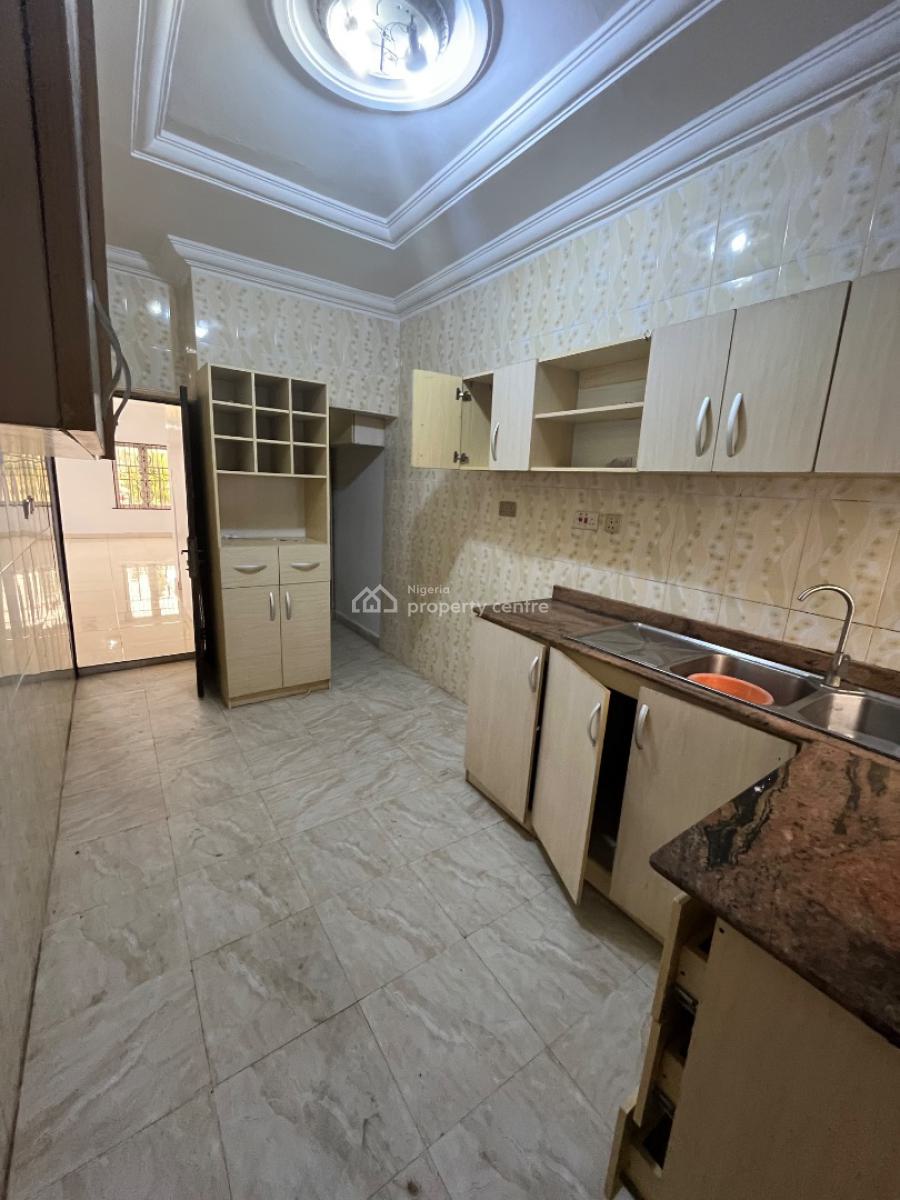 Beautiful Spacious 3bedroom Flat Downstairs, Mobil Road Ilaje, Ajah, Lagos, Flat / Apartment for Rent