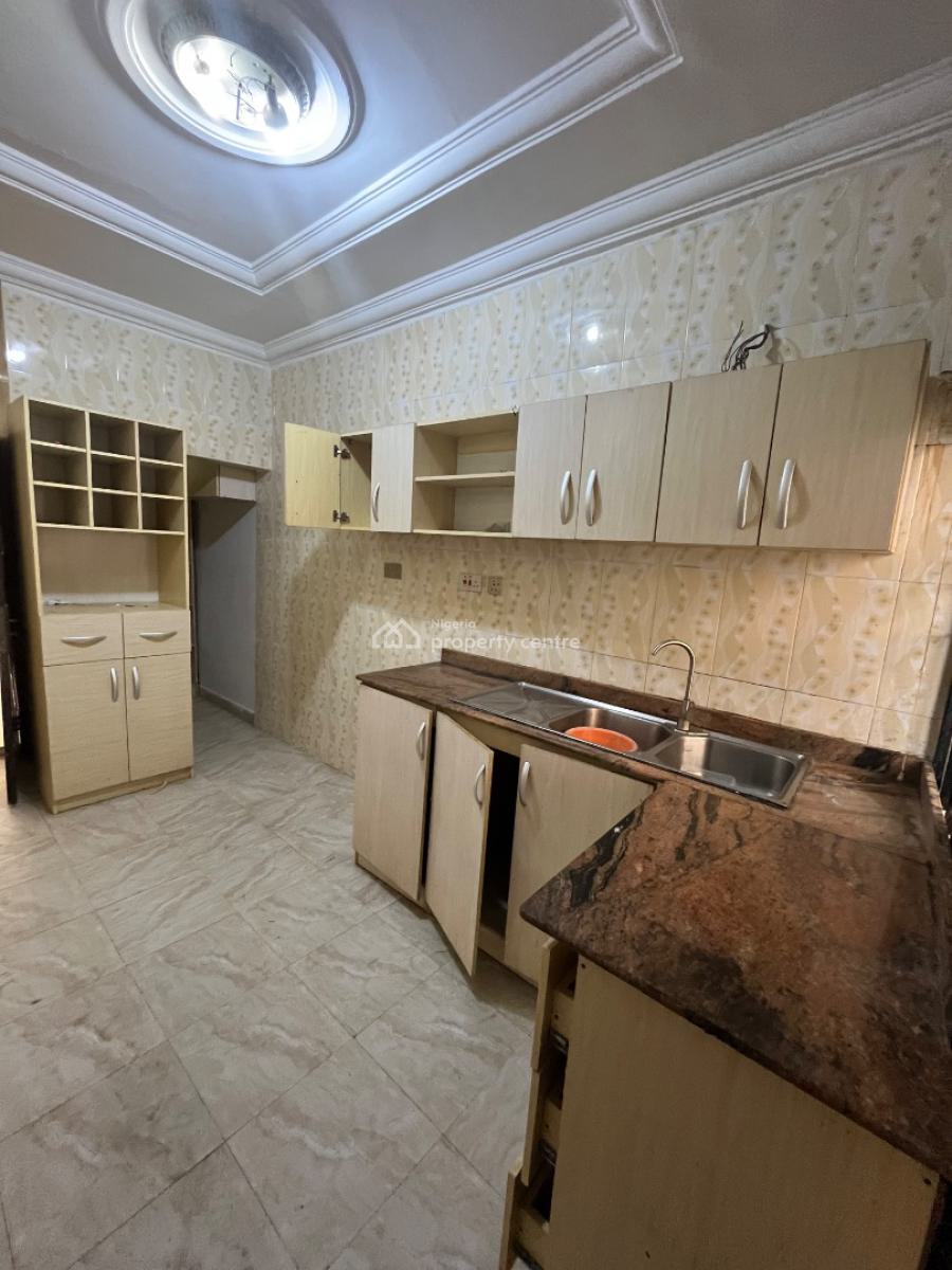 Beautiful Spacious 3bedroom Flat Downstairs, Mobil Road Ilaje, Ajah, Lagos, Flat / Apartment for Rent
