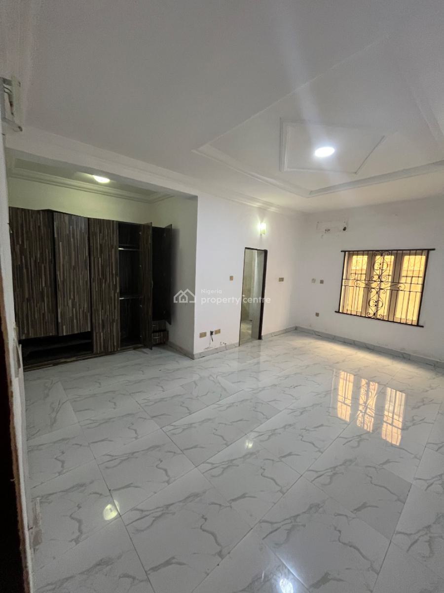 Beautiful Spacious 3bedroom Flat Downstairs, Mobil Road Ilaje, Ajah, Lagos, Flat / Apartment for Rent