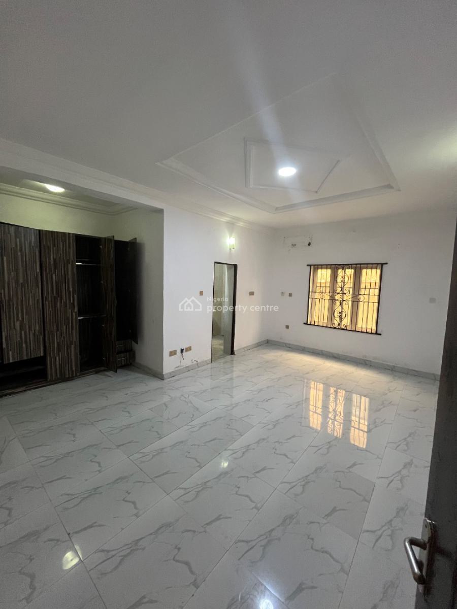 Beautiful Spacious 3bedroom Flat Downstairs, Mobil Road Ilaje, Ajah, Lagos, Flat / Apartment for Rent