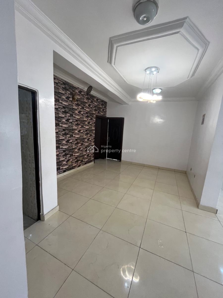 Beautiful Spacious 3bedroom Flat Downstairs, Mobil Road Ilaje, Ajah, Lagos, Flat / Apartment for Rent