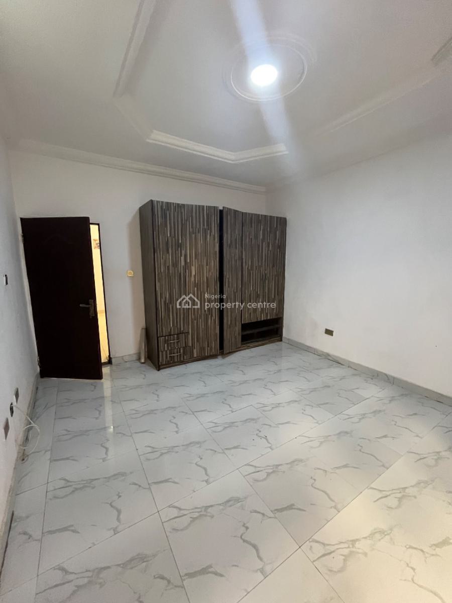 Beautiful Spacious 3bedroom Flat Downstairs, Mobil Road Ilaje, Ajah, Lagos, Flat / Apartment for Rent