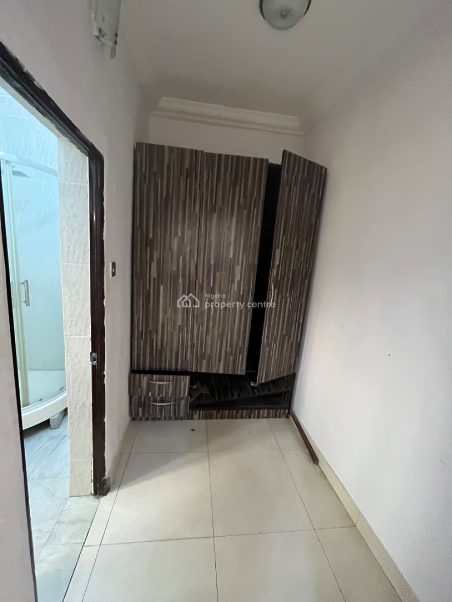 Beautiful Spacious 3bedroom Flat Downstairs, Mobil Road Ilaje, Ajah, Lagos, Flat / Apartment for Rent