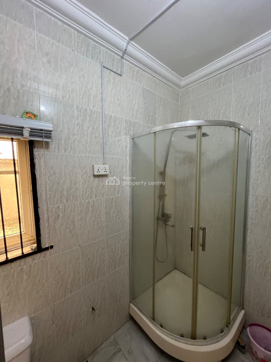 Beautiful Spacious 3bedroom Flat Downstairs, Mobil Road Ilaje, Ajah, Lagos, Flat / Apartment for Rent