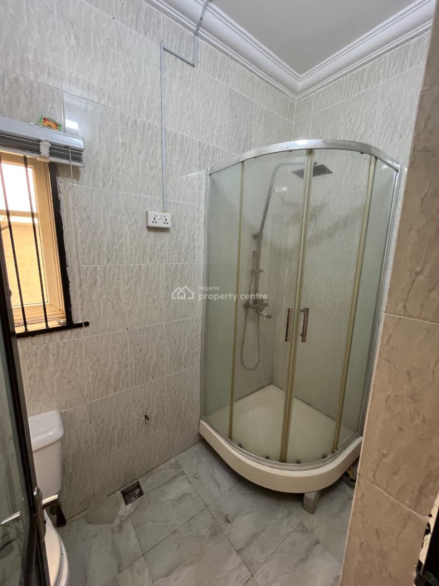 Beautiful Spacious 3bedroom Flat Downstairs, Mobil Road Ilaje, Ajah, Lagos, Flat / Apartment for Rent