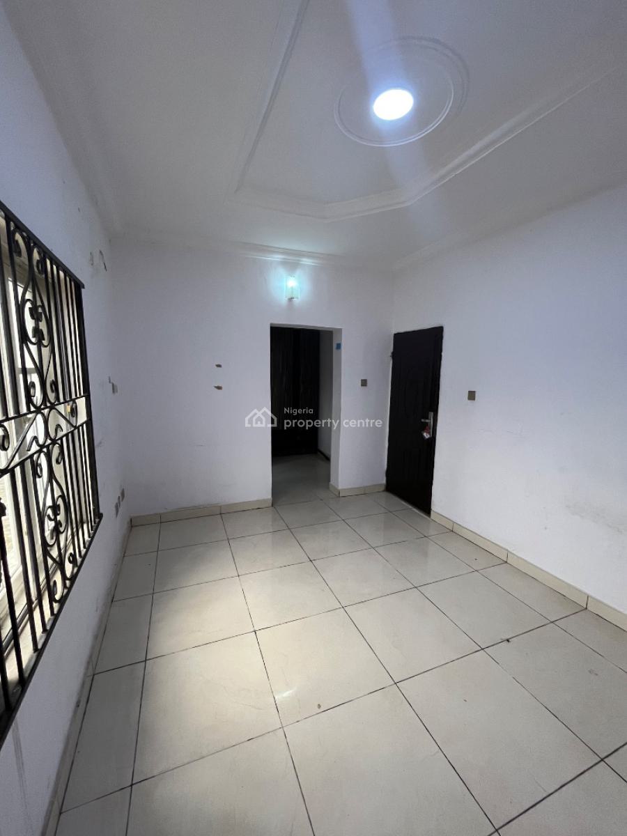 Beautiful Spacious 3bedroom Flat Downstairs, Mobil Road Ilaje, Ajah, Lagos, Flat / Apartment for Rent