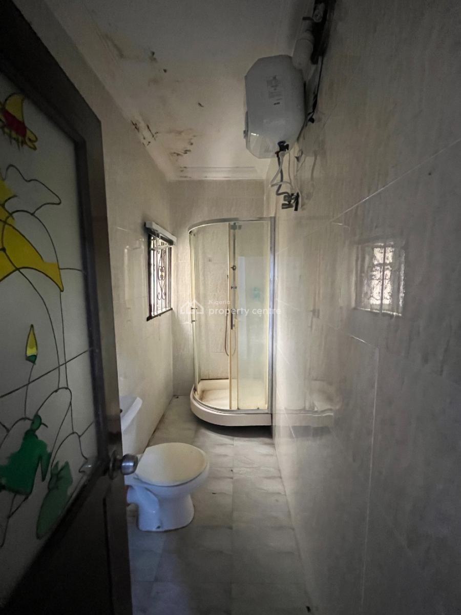 Beautiful Spacious 3bedroom Flat Downstairs, Mobil Road Ilaje, Ajah, Lagos, Flat / Apartment for Rent