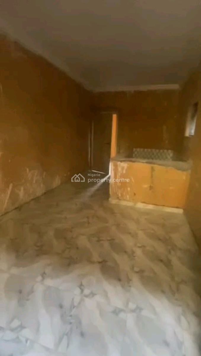 Standard and Spacious Mini Flat, Apata, Shomolu, Lagos, Mini Flat (room and Parlour) for Rent