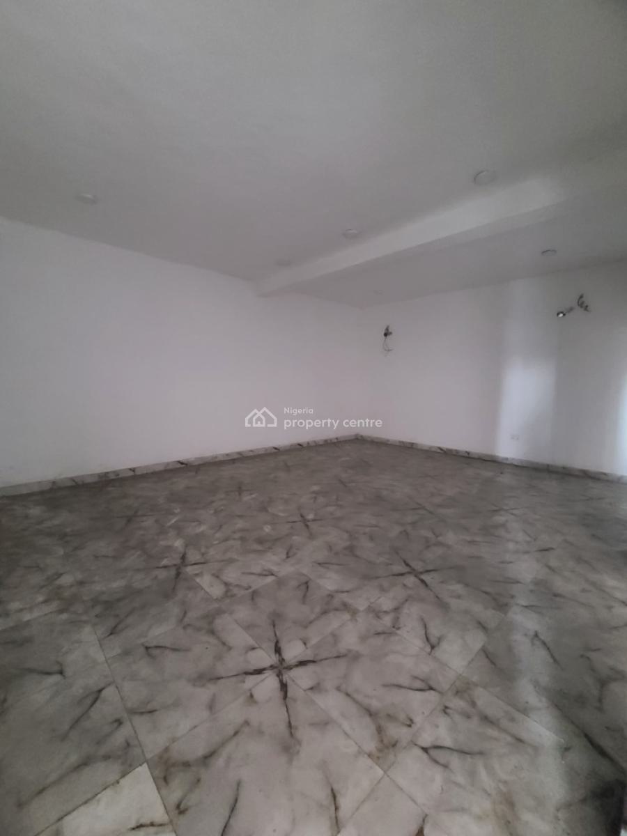 Spacious Shop, New Road, Lekki, Lagos, Plaza / Complex / Mall for Sale