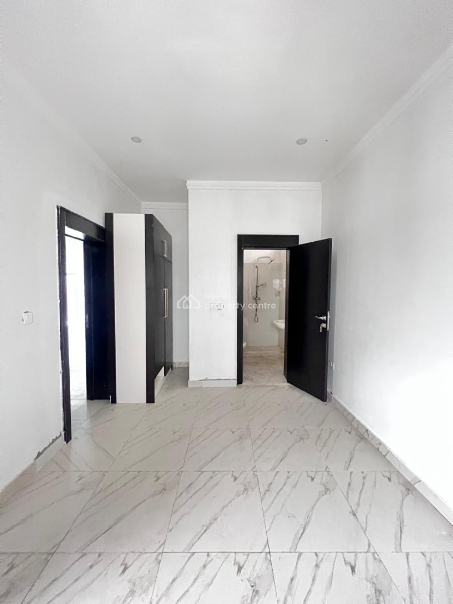 Nicely Built 2 Bedroom Penthouse with Swimming Pool, Gym and Elevator, Victoria Island (vi), Lagos, Flat / Apartment for Rent