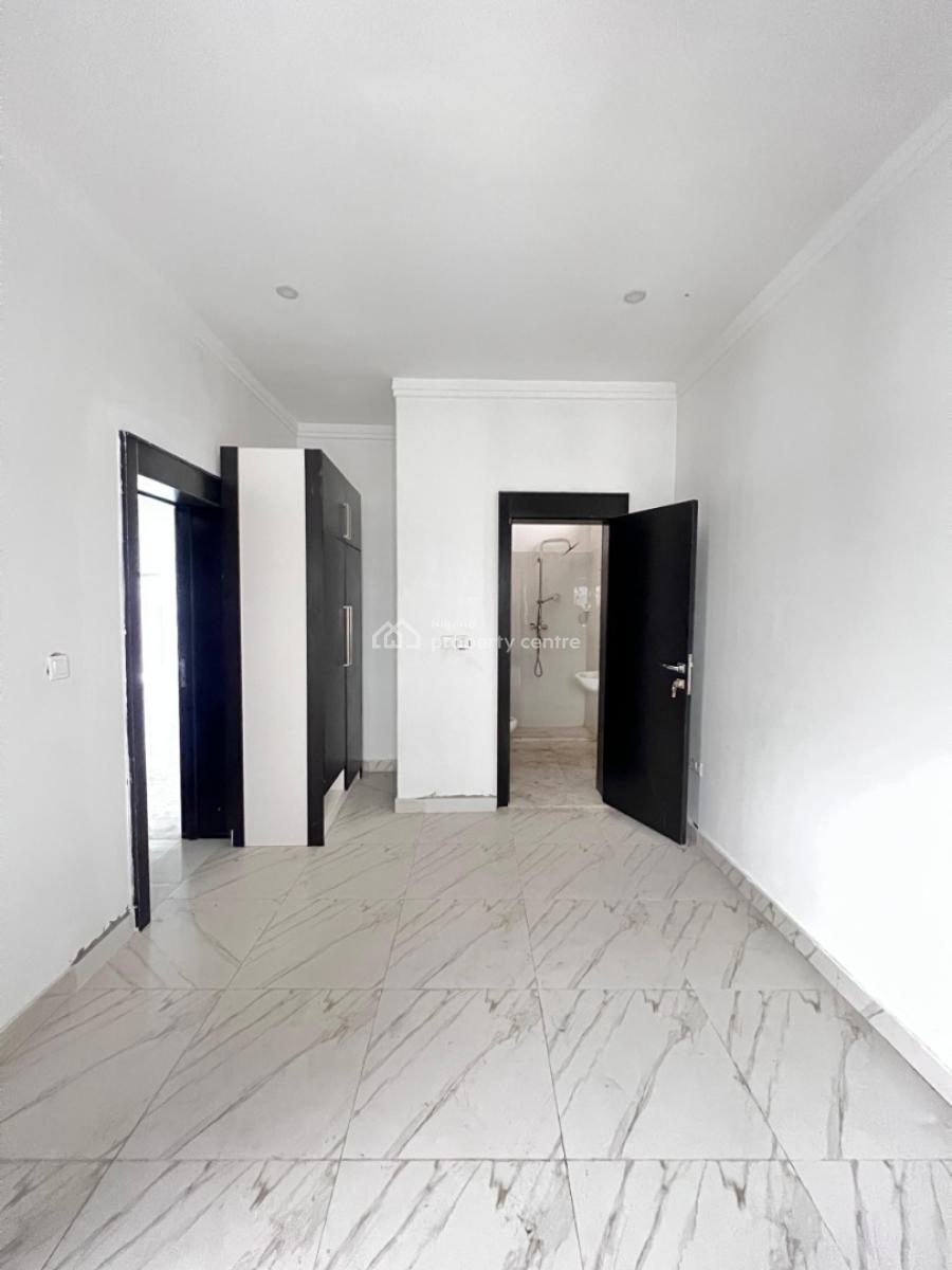 Nicely Built 2 Bedroom Penthouse with Swimming Pool, Gym and Elevator, Victoria Island (vi), Lagos, Flat / Apartment for Rent