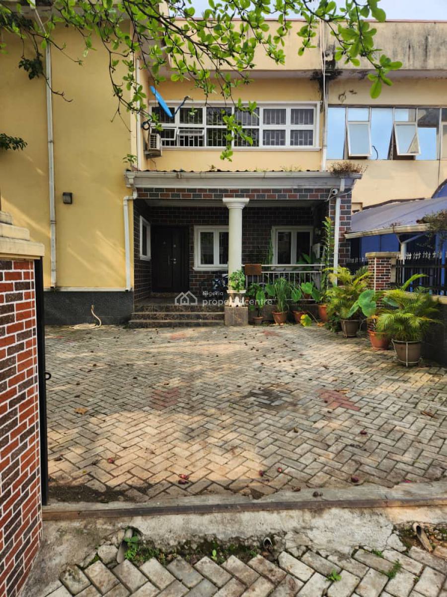 Clean and Well Located 3 Bedroom Terraced Duplex with C of O, Maitama Sule Street, Asokoro District, Abuja, Terraced Duplex for Sale