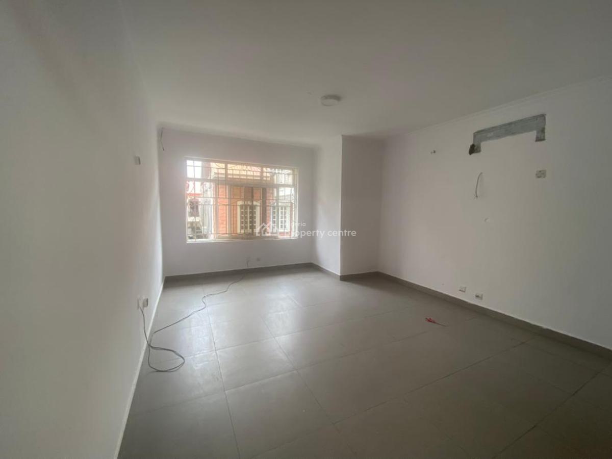 5 Bedrooms Semi Detached with a Room Bq, Lekki Phase 1, Lekki, Lagos, Semi-detached Duplex for Rent