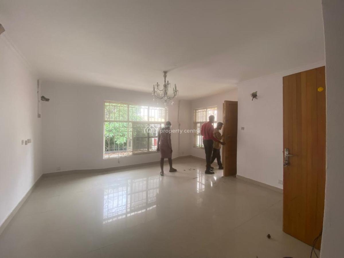 5 Bedrooms Semi Detached with a Room Bq, Lekki Phase 1, Lekki, Lagos, Semi-detached Duplex for Rent