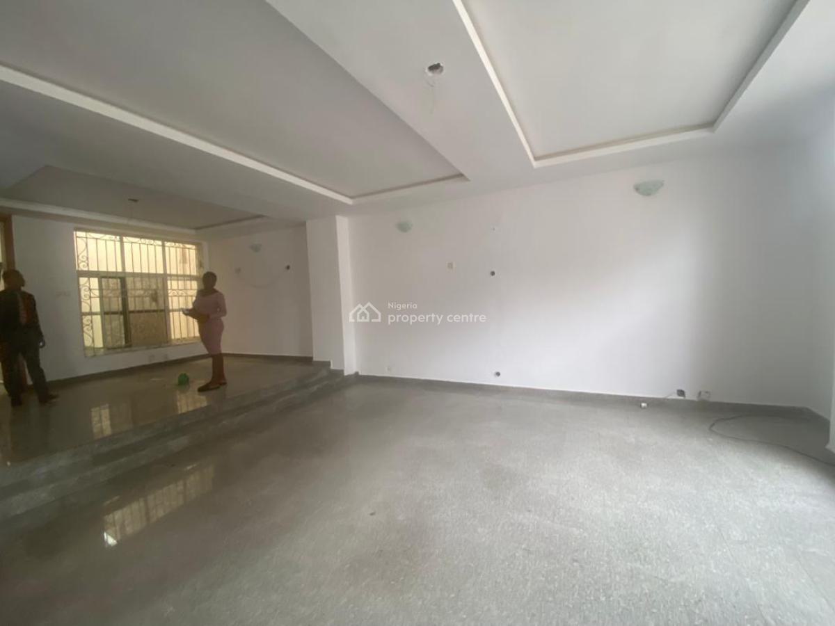5 Bedrooms Semi Detached with a Room Bq, Lekki Phase 1, Lekki, Lagos, Semi-detached Duplex for Rent