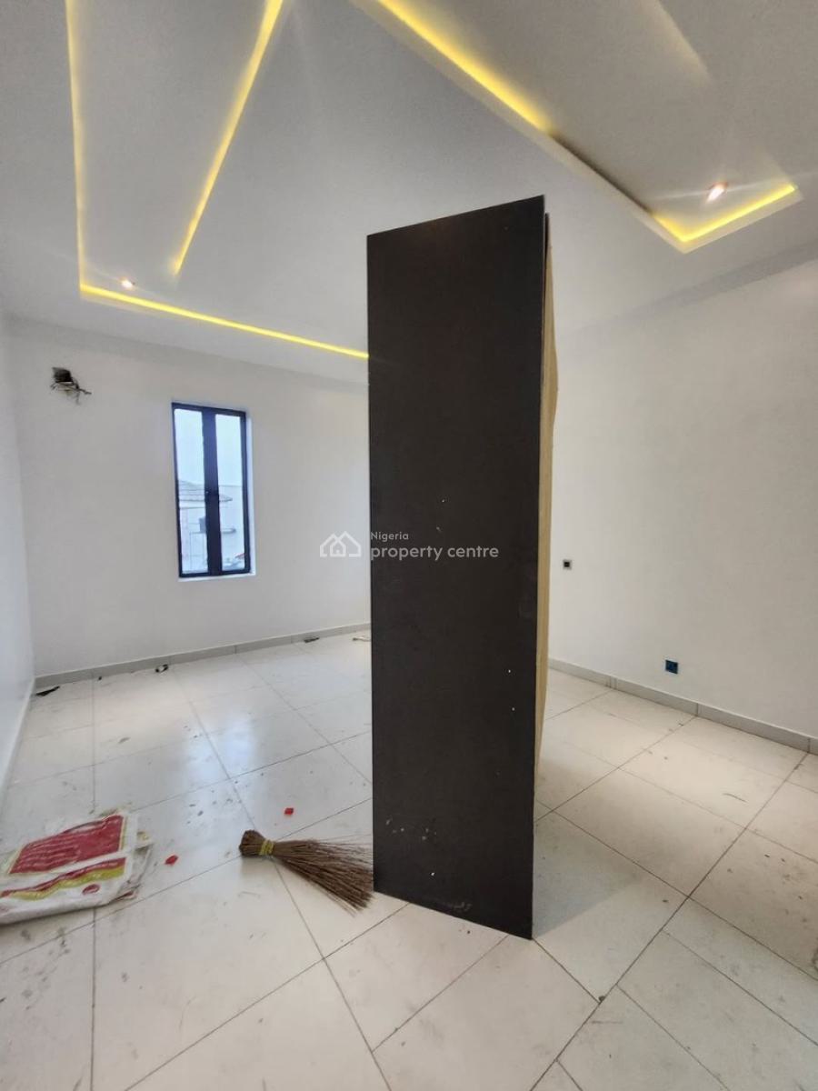 Luxury Well Maintained Mini Flat, Lekki Phase1, Lekki, Lagos, Mini Flat (room and Parlour) for Rent