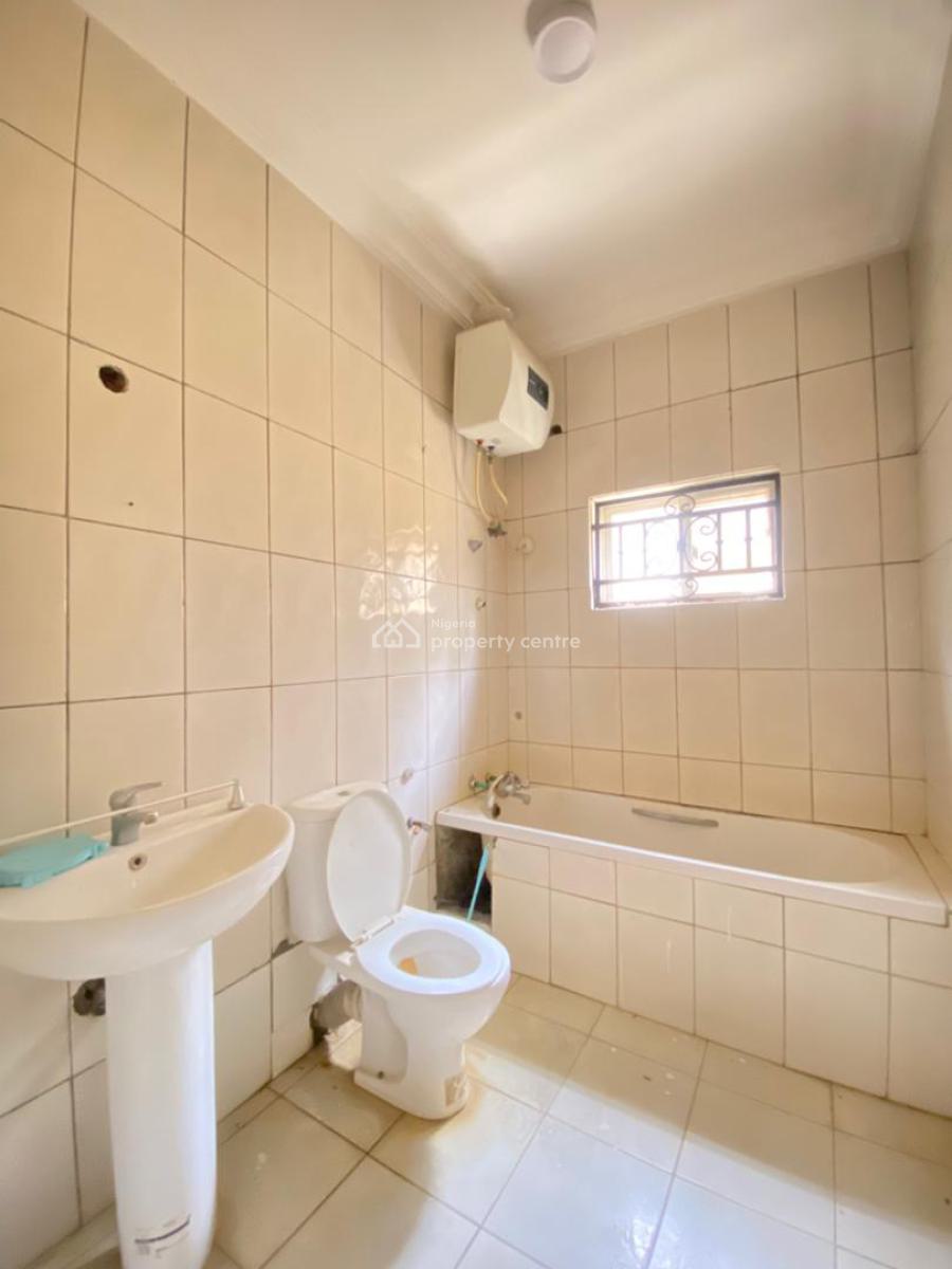 Clean and Massive 3 Bedroom, Mobile Road, Ajah, Lagos, House for Rent