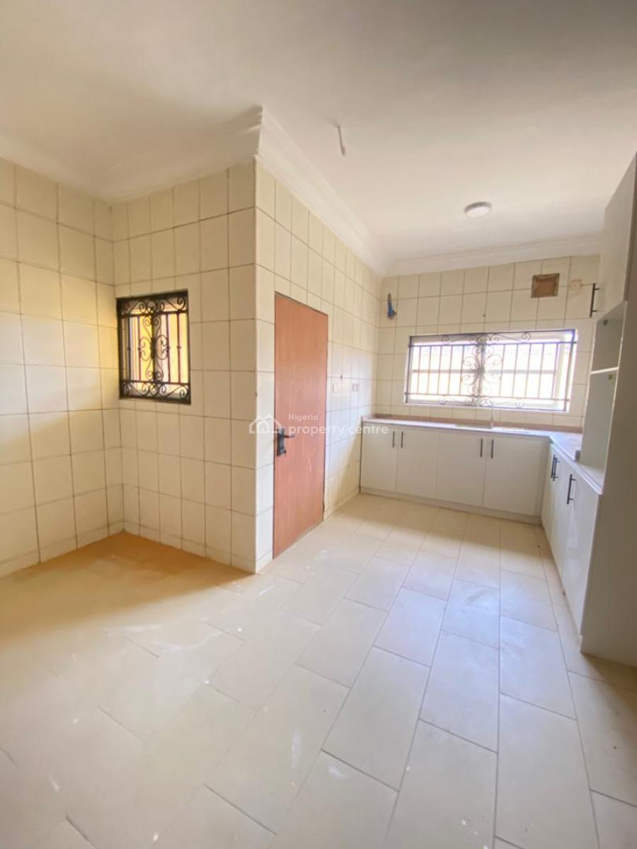 Clean and Massive 3 Bedroom, Mobile Road, Ajah, Lagos, House for Rent