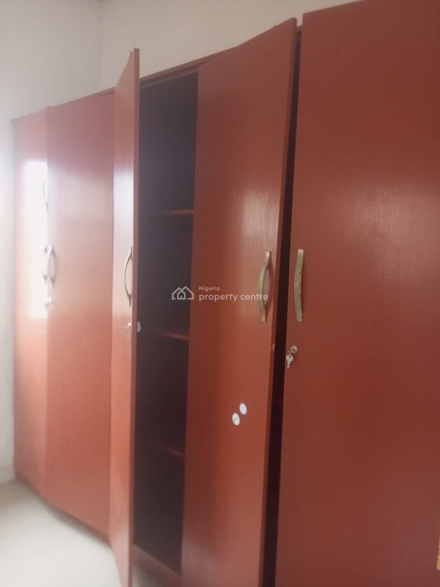 Clean 3 Bedroom Upstairs, Jakande Okeafa, Oke Afa, Isolo, Lagos, Flat / Apartment for Rent