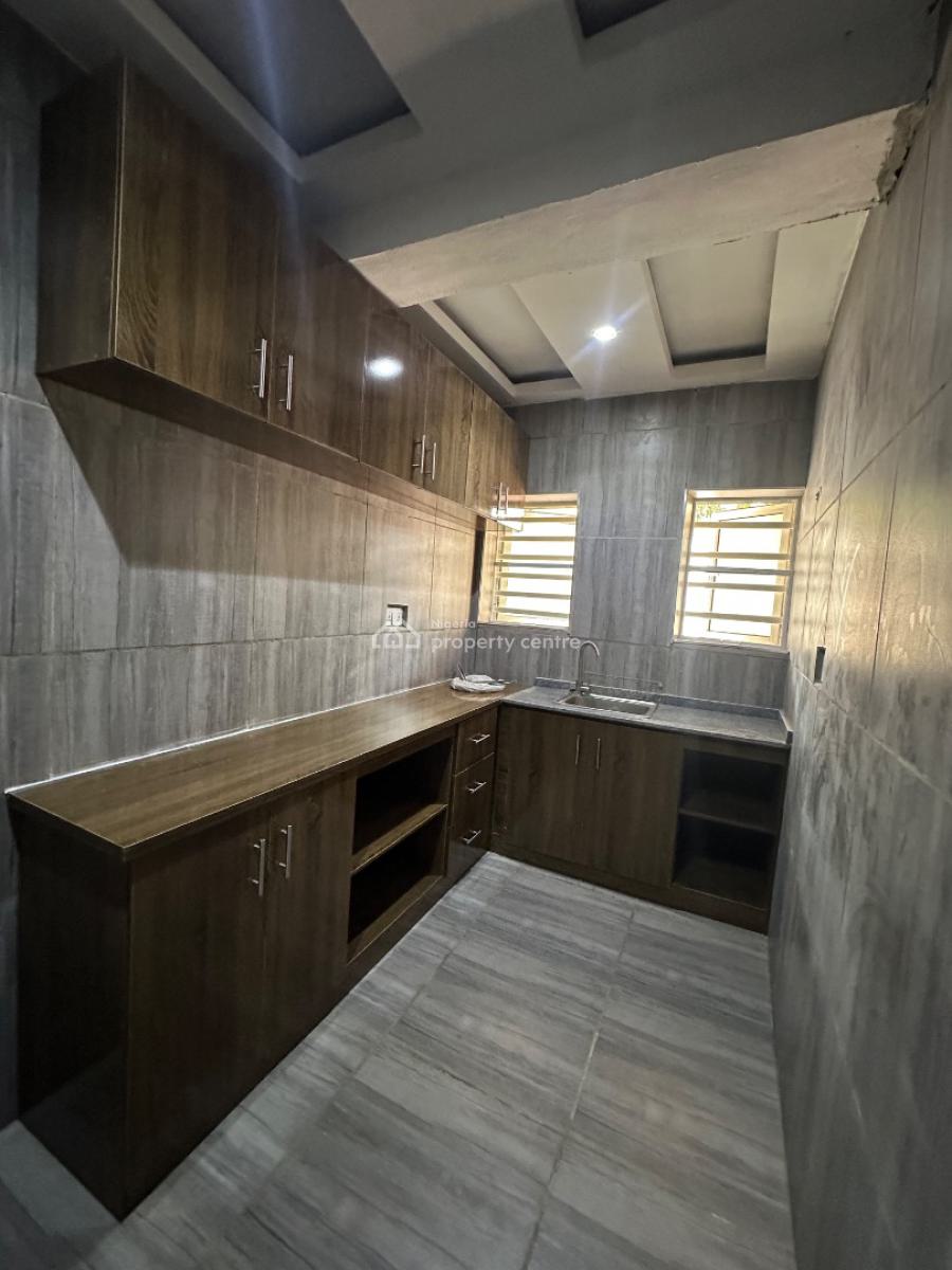 Standard 2 Bedroom Apartment with Visitors Toilet, Inside an Estate Along Sunnyvale Expressway, Tarred Road All Through, Galadimawa, Abuja, Flat / Apartment for Rent