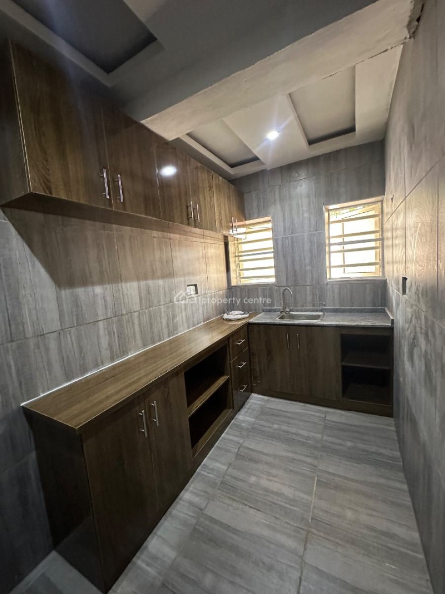 Standard 2 Bedroom Apartment with Visitors Toilet, Inside an Estate Along Sunnyvale Expressway, Tarred Road All Through, Galadimawa, Abuja, Flat / Apartment for Rent