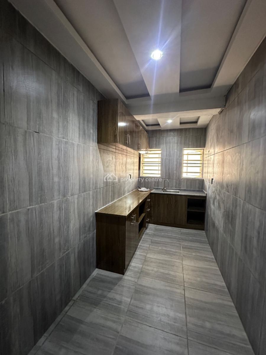 Standard 2 Bedroom Apartment with Visitors Toilet, Inside an Estate Along Sunnyvale Expressway, Tarred Road All Through, Galadimawa, Abuja, Flat / Apartment for Rent
