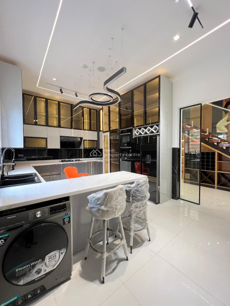 Aesthetically Pleasing  5 Bedroom Detached with Cinema, Pool & Bq, Lekki Phase 1, Lekki, Lagos, Detached Duplex for Sale