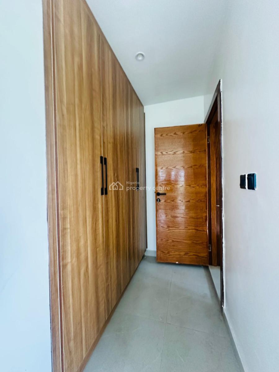 Breathtaking 5 Bedrooms Fully Detached Duplex Plus Bq, Gra Phase 2, Magodo, Lagos, Detached Duplex for Sale